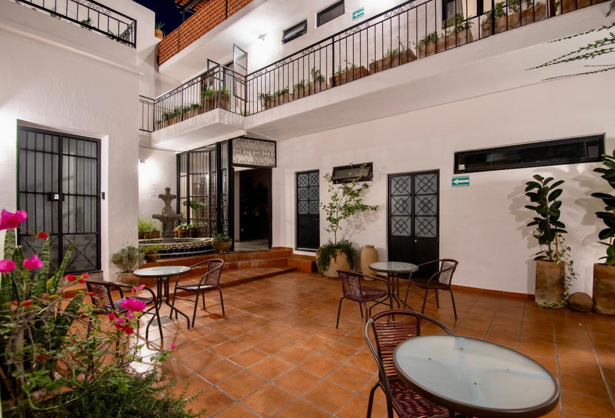 Casa Irake Hotel Гуадалахара Екстериор снимка